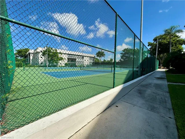 788  Park Shore  DR, Naples, FL 34103