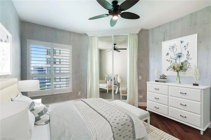 Guest bedroom overlooking the southern lanai.