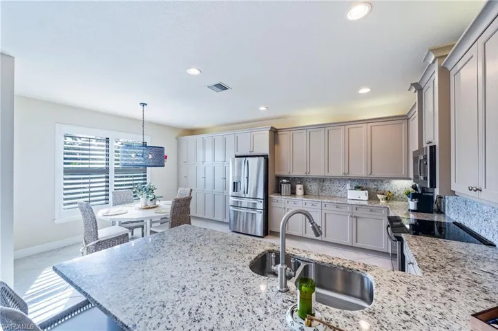 11546  Meadowrun  CIR, Fort Myers, FL 33913