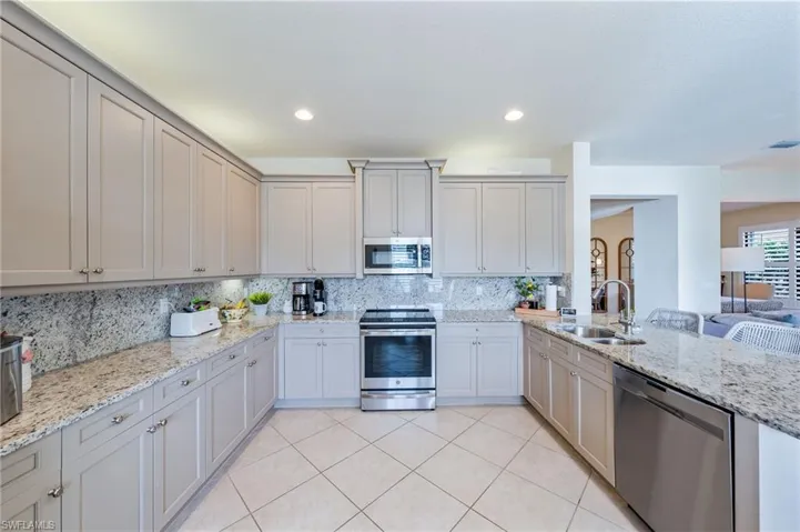 11546  Meadowrun  CIR, Fort Myers, FL 33913