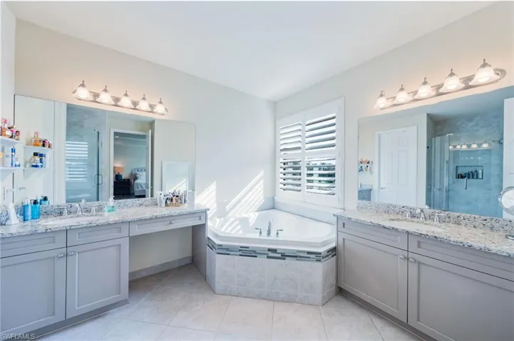 11546  Meadowrun  CIR, Fort Myers, FL 33913