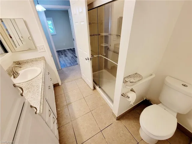 Guest bathroom w/ pool access