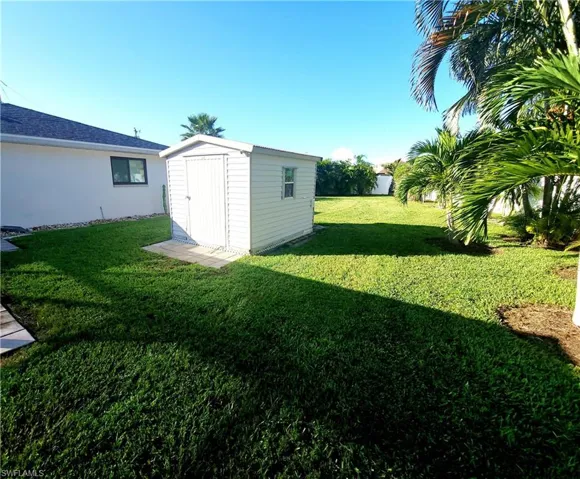 Small Shed w/ Electric