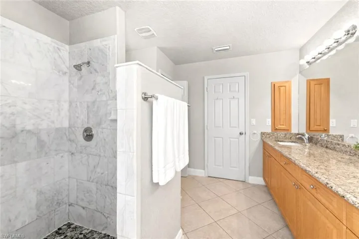 1422 Se 15th Ter, Cape Coral, Florida 33990