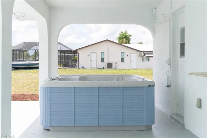 1422 Se 15th Ter, Cape Coral, Florida 33990