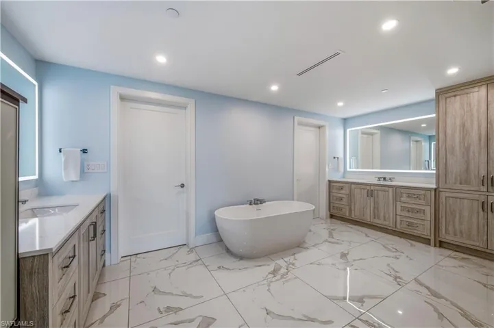 13935 Old Coast Rd 406, Naples, Florida 34110