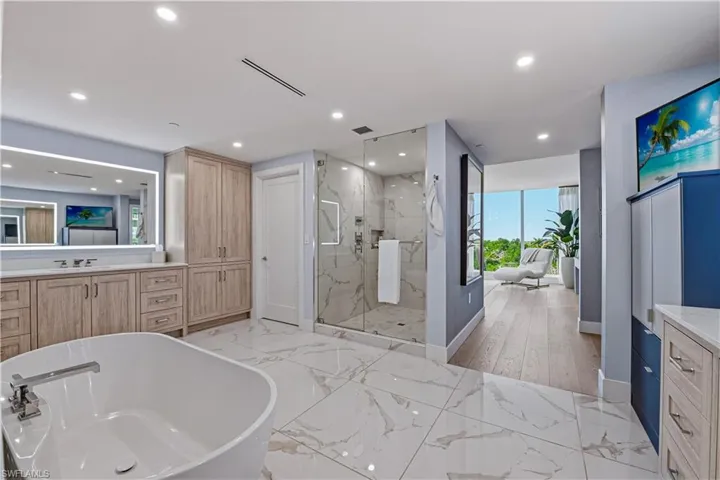 13935 Old Coast Rd 406, Naples, Florida 34110
