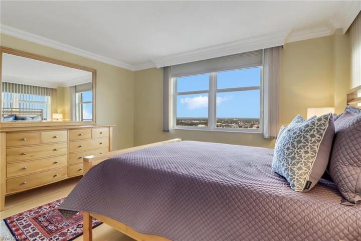 Guest Bedroom, endless bay views