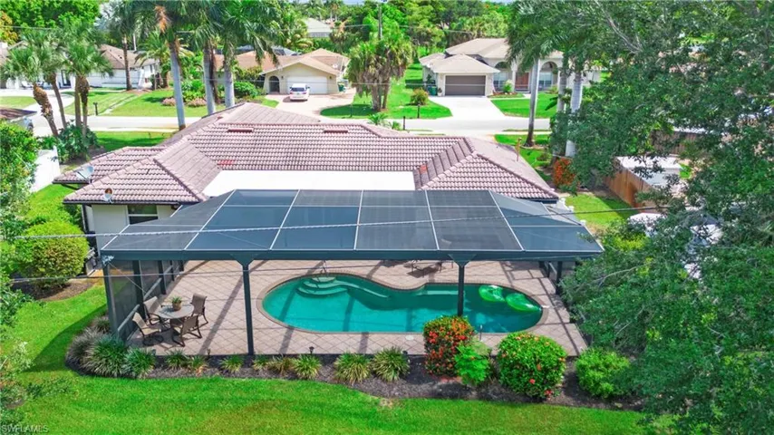So much privacy and great space for relaxing pool time!