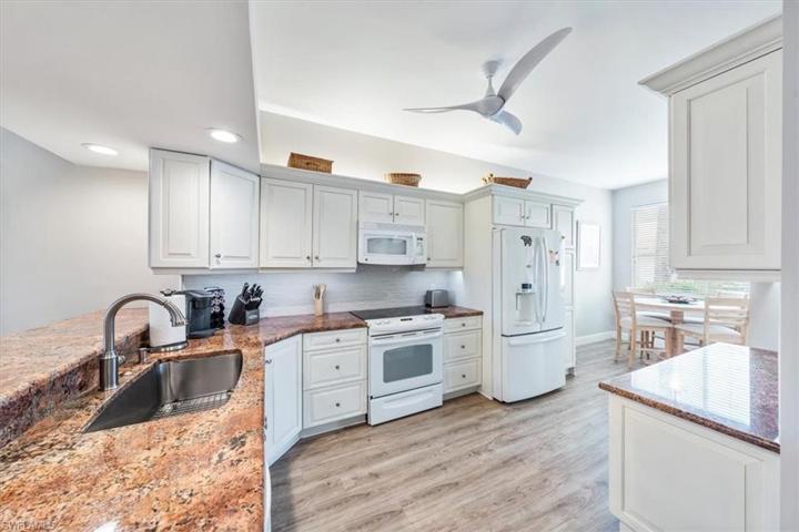 Granite counters and upgraded cabinets