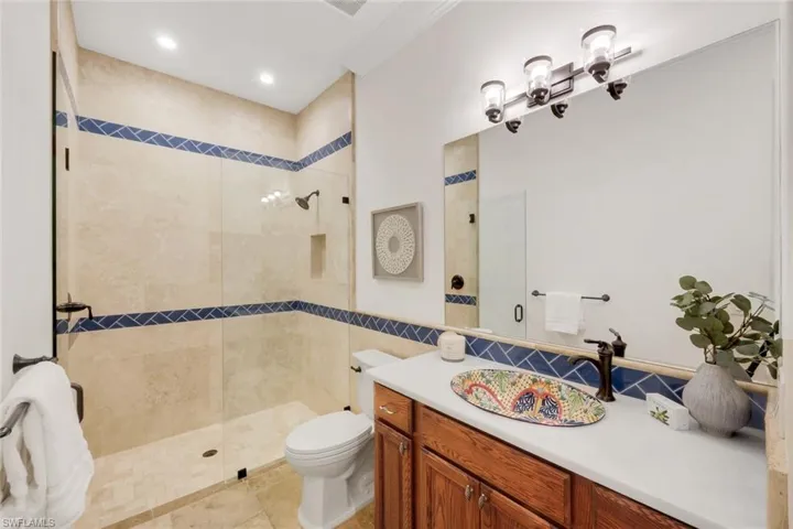 Guest Bathroom #3/Hallway Bath