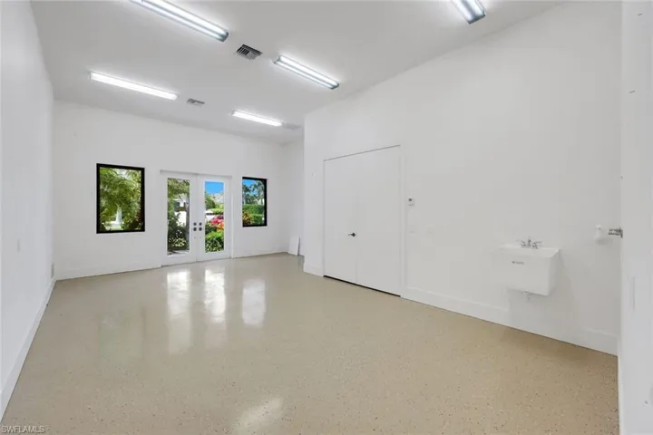 Former Artist Studio with private entrance can be a 5th bedroom/media room/man-cave