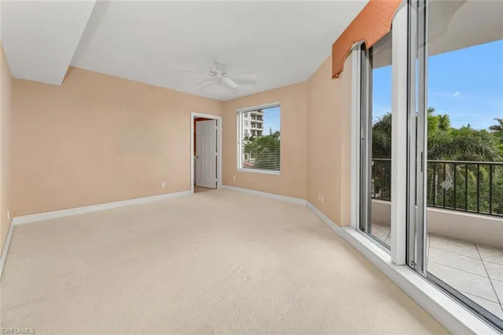 7575 Pelican Bay BLVD # 301, NAPLES FL 34108