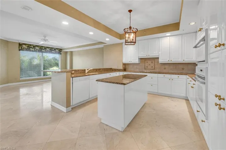 7575 Pelican Bay BLVD # 301, NAPLES FL 34108