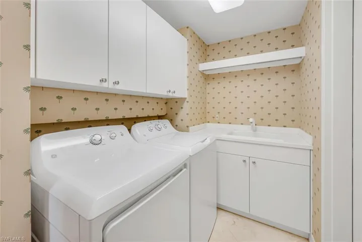 7575 Pelican Bay BLVD # 301, NAPLES FL 34108
