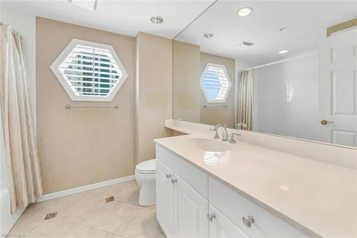 7575 Pelican Bay BLVD # 301, NAPLES FL 34108