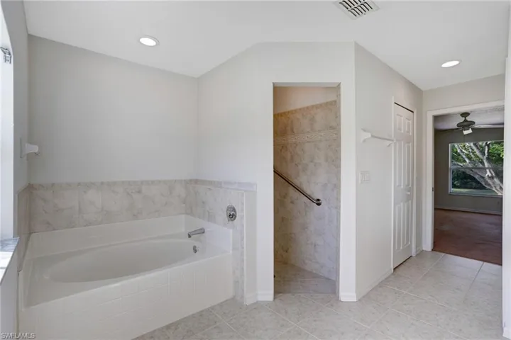 3206 SW Santa Barbara  PL, Cape Coral, FL 33914