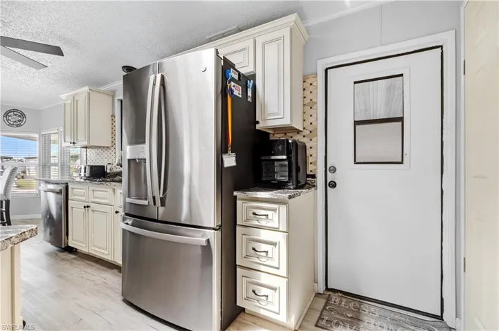 9105  Flamingo  CIR, North Fort Myers, FL 33903