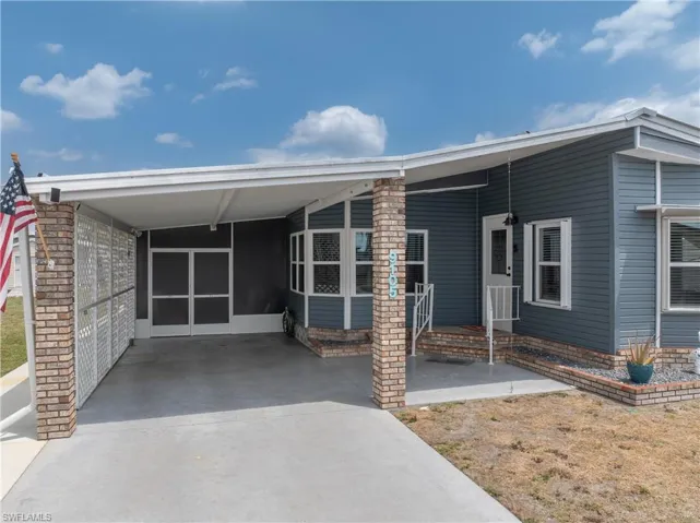 9105  Flamingo  CIR, North Fort Myers, FL 33903