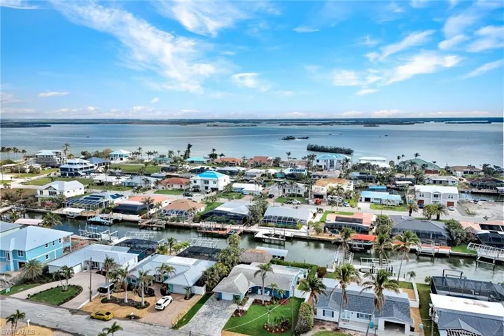 So very close to so many waterfront restaurants from Naples to Cabbage Key!