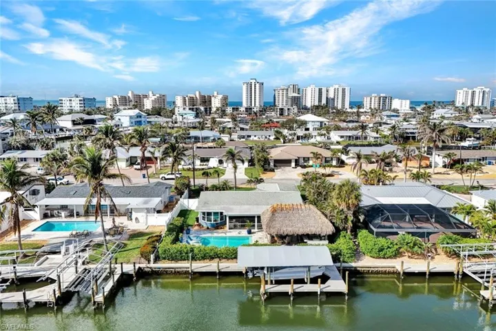 MINUTES to the Gulf of Mexico from your backyard!