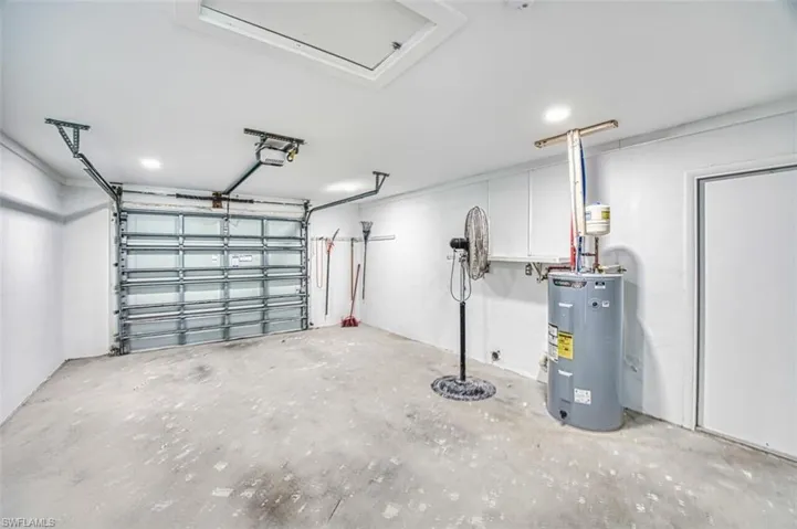 one car garage and outside laundry hookups