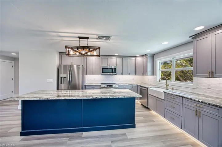 Kitchen with plenty of cabinet space