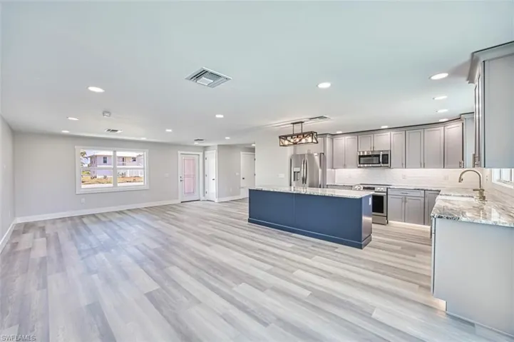 Modern Kitchen with island