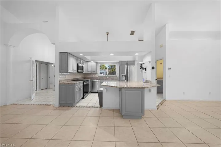 2614  7th W ST, Lehigh Acres, FL 33971