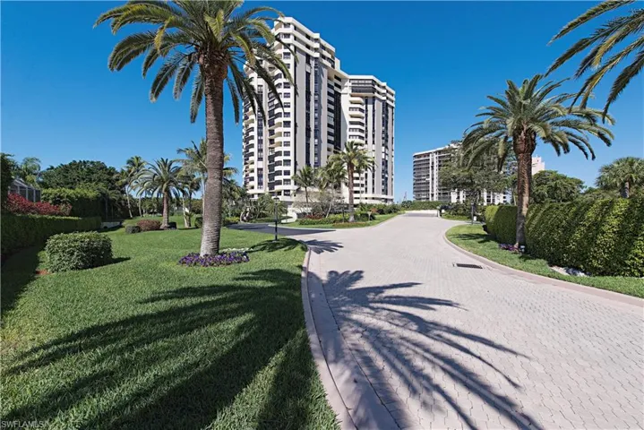 6001  Pelican Bay  BLVD, Naples, FL 34108