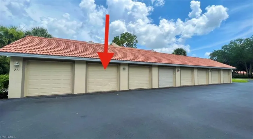 321 Robin Hood Cir # 201, Naples, Florida 34104