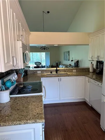 321 Robin Hood Cir # 201, Naples, Florida 34104
