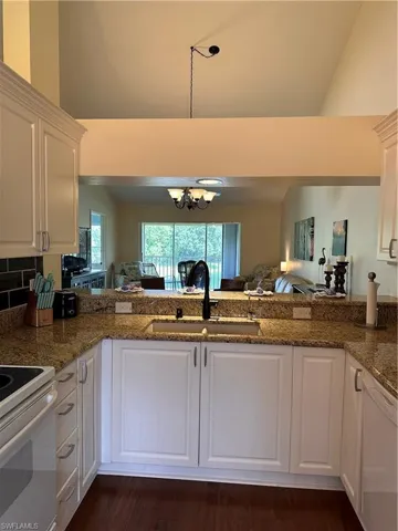 321 Robin Hood Cir # 201, Naples, Florida 34104