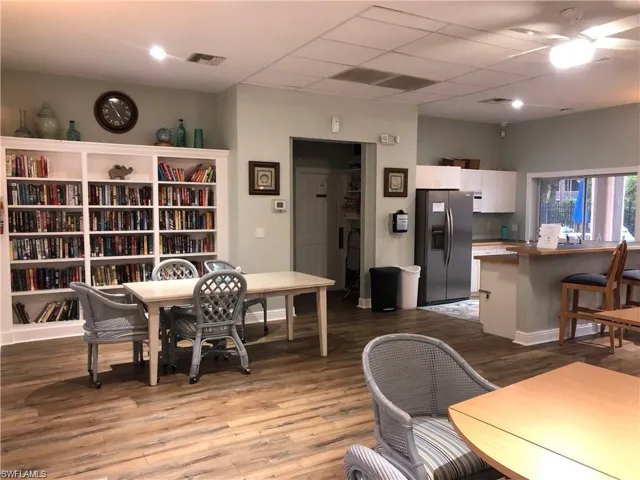 321 Robin Hood Cir # 201, Naples, Florida 34104