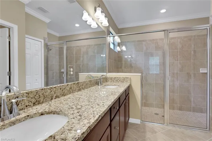 9469 Foxglove Ln, Naples, Florida 34120