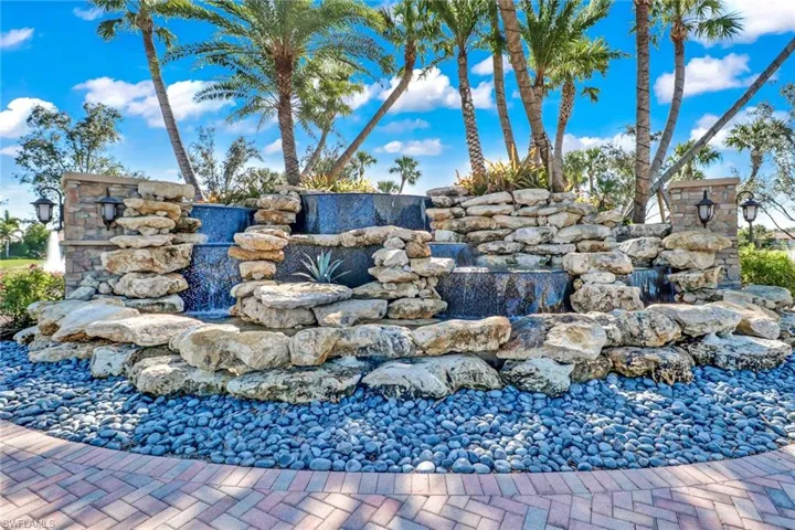 9469 Foxglove Ln, Naples, Florida 34120