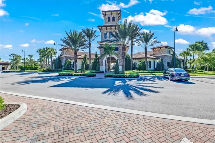 9469 Foxglove Ln, Naples, Florida 34120