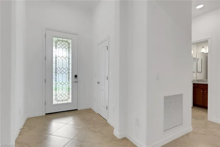 9469 Foxglove Ln, Naples, Florida 34120