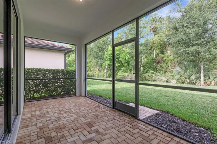 9469 Foxglove Ln, Naples, Florida 34120