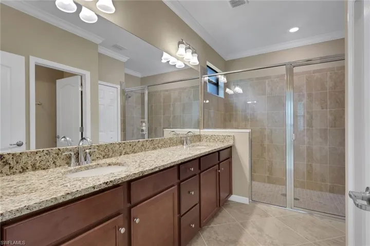 9469 Foxglove Ln, Naples, Florida 34120