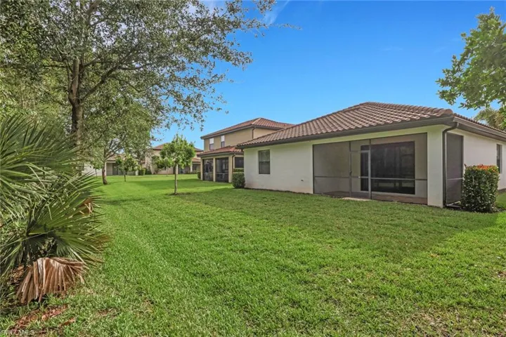 9469 Foxglove Ln, Naples, Florida 34120