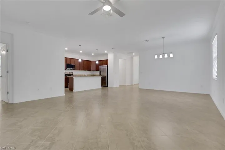 9469 Foxglove Ln, Naples, Florida 34120