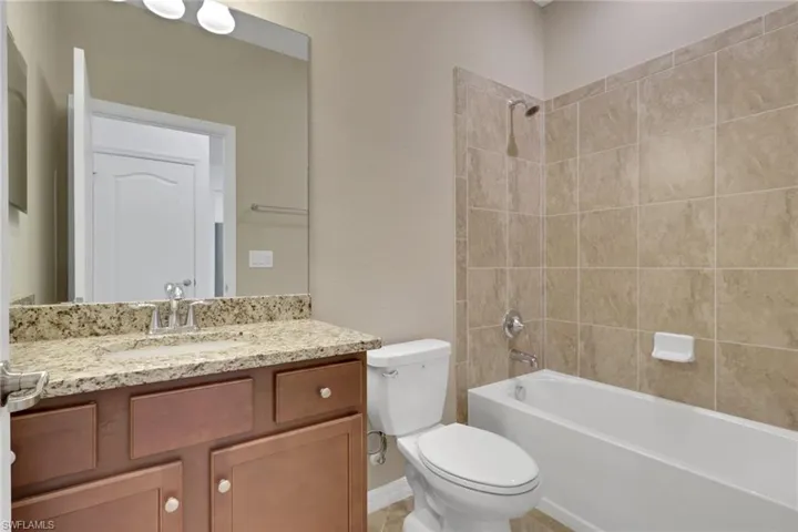 9469 Foxglove Ln, Naples, Florida 34120