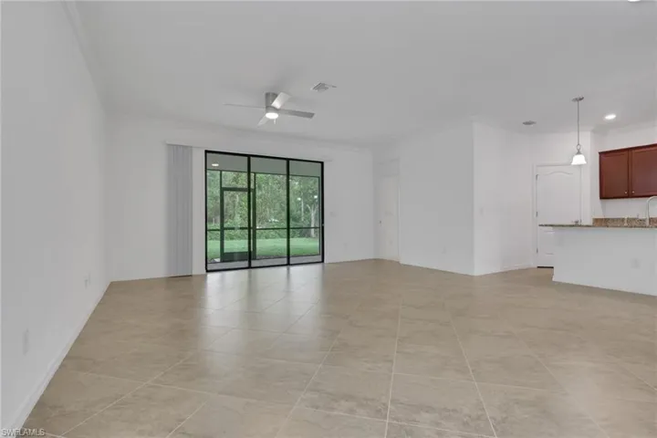 9469 Foxglove Ln, Naples, Florida 34120