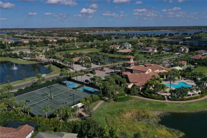 9469 Foxglove Ln, Naples, Florida 34120