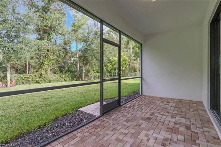 9469 Foxglove Ln, Naples, Florida 34120