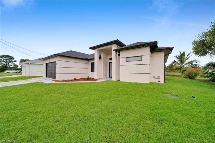 743  Chestnut E ST, Lehigh Acres, FL 33974