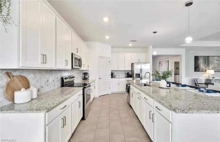 11348 Canopy Loop, Fort Myers, Florida 33913