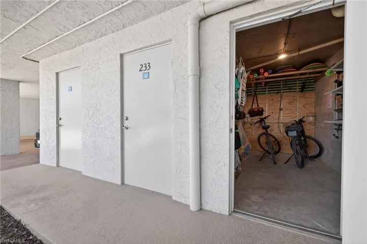 Extra Large Storage Room