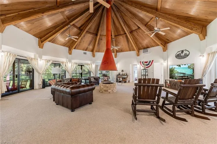 Gas fireplace and 19' ceiling at the peak